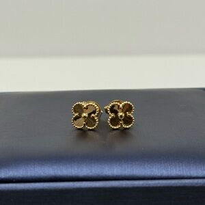 18K Yellow Gold Flower Stud Earrings, ~9mm